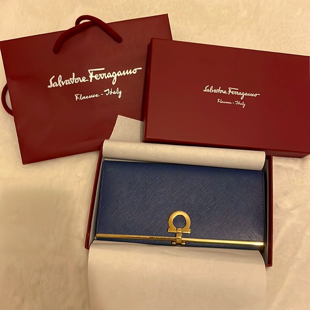 Salvatore Ferragamo - Wallet in light blue